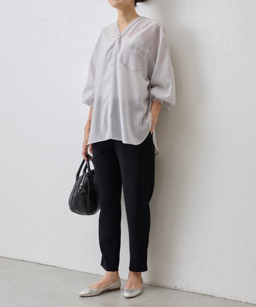 BEARDSLEY（ビアズリー）の「シアーカラーレスシャツ（シャツ/ブラウス・レディース・ライトグレー/ホワイト・FREE）」の6枚目の写真