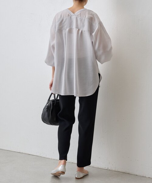BEARDSLEY（ビアズリー）の「シアーカラーレスシャツ（シャツ/ブラウス・レディース・ライトグレー/ホワイト・FREE）」の7枚目の写真