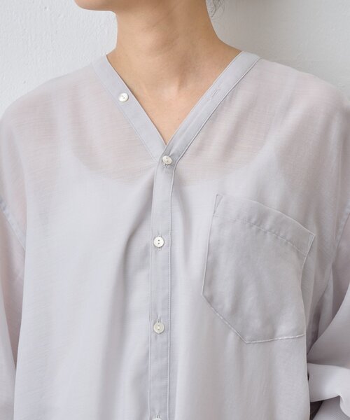 BEARDSLEY（ビアズリー）の「シアーカラーレスシャツ（シャツ/ブラウス・レディース・ライトグレー/ホワイト・FREE）」の12枚目の写真