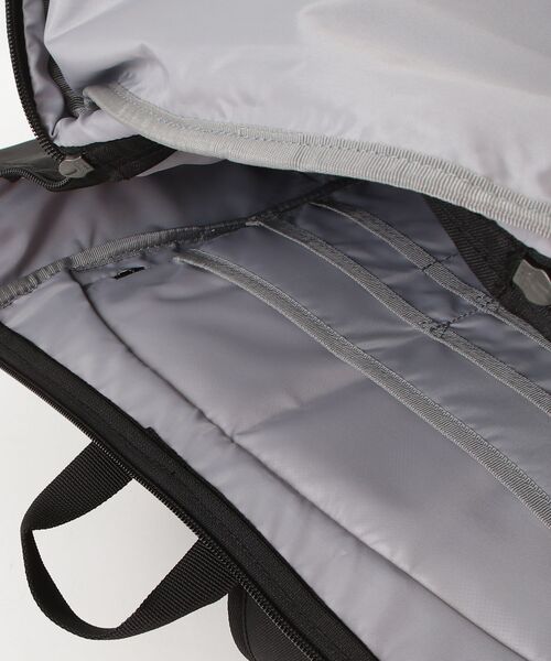 Columbia（コロンビア）の「35L ボックスバックパック（バックパック/リュック・メンズ・ブラック×ホワイト/ブラック/ブラック×グレー・FREE）」の17枚目の写真