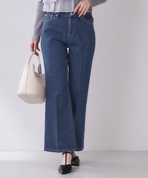 index（インデックス）の「セルロース混フレアデニムパンツ【洗濯機OK】（デニムパンツ・レディース・ネイビー/ブルー系その他/ライトブルー・03/02/40/38/36）」の3枚目の写真