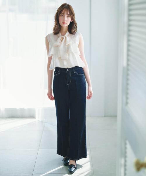 index（インデックス）の「フレアデニムパンツ【洗濯機OK】（デニムパンツ・レディース・ネイビー/ブルー系その他/ライトブルー・03/02/40/38/36）」の4枚目の写真