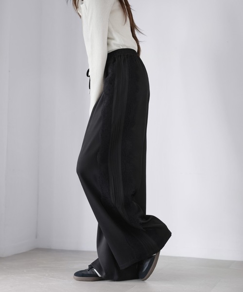 Riberry（リベリー）の「サイドレースラインパンツ（スラックス・レディース・チャコールグレー/ブラック・MEDIUM）」の2枚目の写真