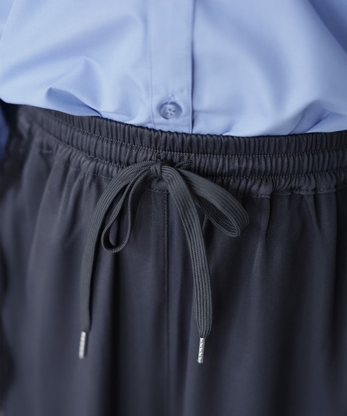 Riberry（リベリー）の「サイドレースラインパンツ（スラックス・レディース・チャコールグレー/ブラック・MEDIUM）」の7枚目の写真