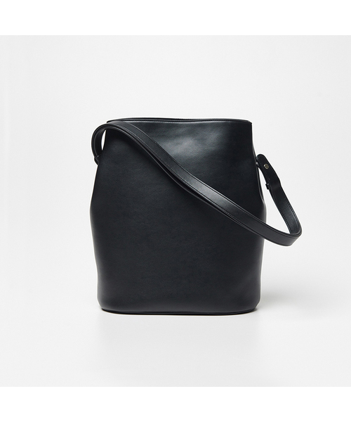 I BAG YOUR PARDON(アイバック ユア パードン)の「clover bucket BAG (4 colors)(ショルダーバッグ・レディース・ブラウン系その他/ブラウン/ブラック系/ブラック・FREE)」の2枚目の写真