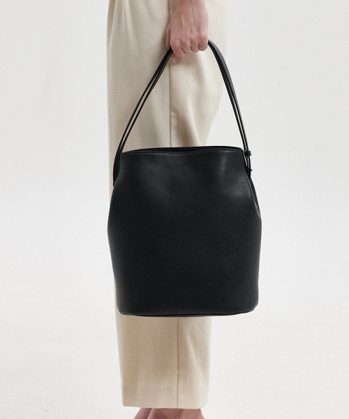 I BAG YOUR PARDON(アイバック ユア パードン)の「clover bucket BAG (4 colors)(ショルダーバッグ・レディース・ブラウン系その他/ブラウン/ブラック系/ブラック・FREE)」の5枚目の写真