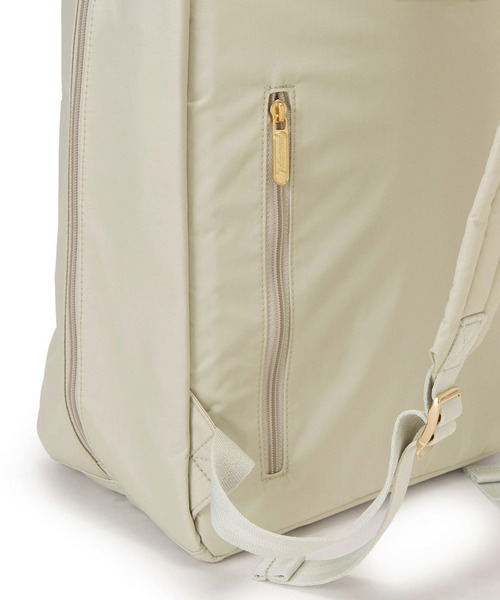 LeSportsac(レスポートサック)の「AT AVENUE BACKPACK デューンライト(バックパック/リュック・レディース・ベージュ・FREE)」の9枚目の写真