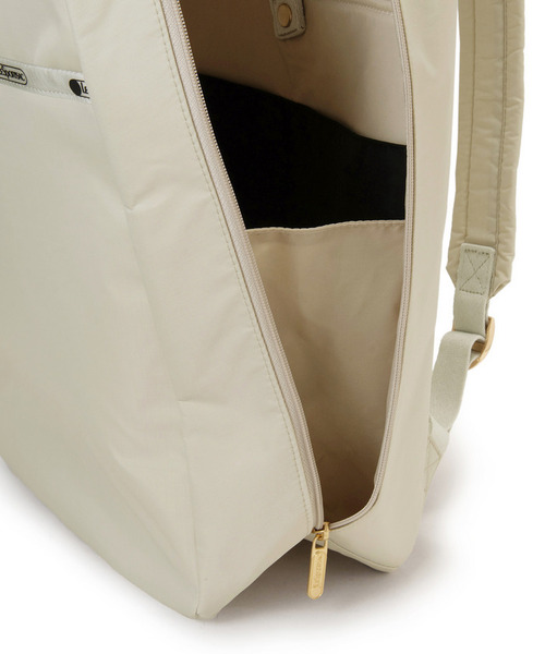 LeSportsac(レスポートサック)の「AT AVENUE BACKPACK デューンライト(バックパック/リュック・レディース・ベージュ・FREE)」の8枚目の写真