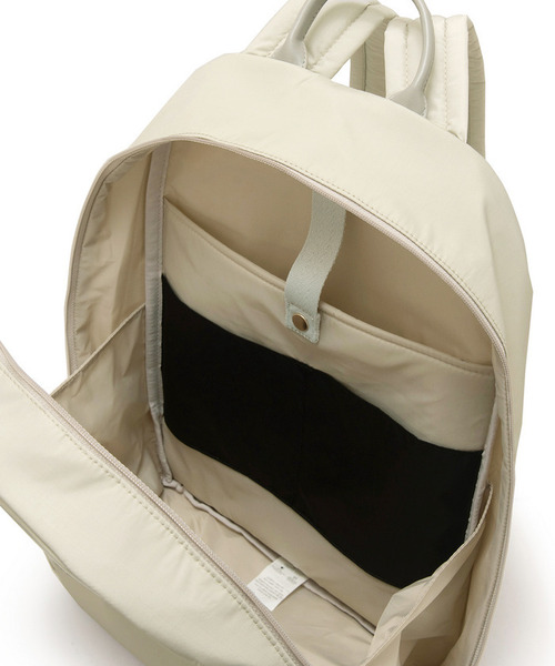 LeSportsac(レスポートサック)の「AT AVENUE BACKPACK デューンライト(バックパック/リュック・レディース・ベージュ・FREE)」の7枚目の写真