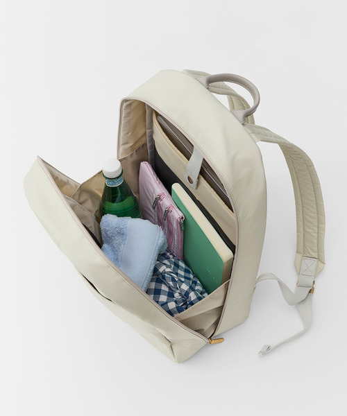 LeSportsac(レスポートサック)の「AT AVENUE BACKPACK デューンライト(バックパック/リュック・レディース・ベージュ・FREE)」の4枚目の写真