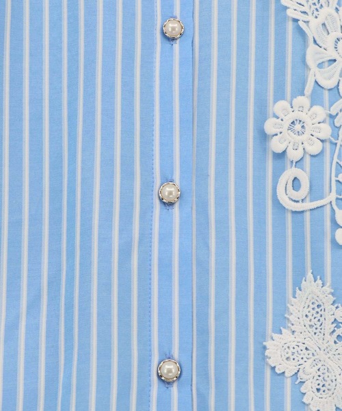 iS ScoLar（イズスカラー）の「561228：花蝶刺繍レース×ストライプ柄配色シャツ（シャツ/ブラウス・レディース・ネイビー/サックスブルー・M）」の14枚目の写真