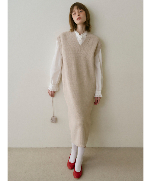 TINKNIT(ティンニット)の「Vネックニットベストワンピース(ワンピース・レディース・その他・FREE)」の1枚目の写真