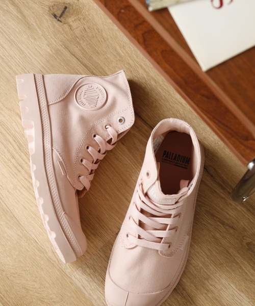 PALLADIUM(パラディウム)の「MONO CHROME ユニセックス スニーカー(スニーカー・レディース・イエロー系その他/ピンク・25.5cm/25cm/24.5cm/24cm/23.5cm/29cm/28cm/27cm/26.5cm/26cm/23cm/27.5cm)」の2枚目の写真