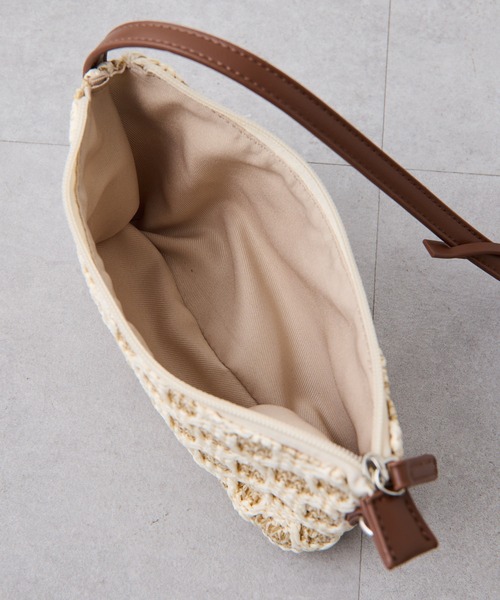 COLLAGE GALLARDAGALANTE(コラージュガリャルダガランテ)の「PAPILLONNER/ラフィアツインズバッグ/ポーチ付き(トートバッグ・レディース・キャメル/アイボリー・FREE)」の5枚目の写真
