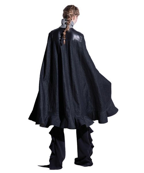 GREEDILOUS（グリディアス）の「デニムロングラッフルケープ（チェスターコート・レディース・その他・S/M/L/XS）」の3枚目の写真