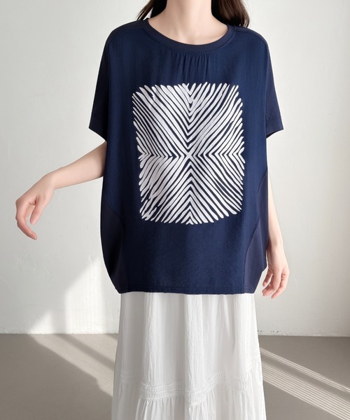 ABITOKYO(アビトーキョー)の「異素材プリントドルマンプルオーバー(Tシャツ/カットソー・レディース・ホワイト/モカ/ネイビー・FREE)」の22枚目の写真