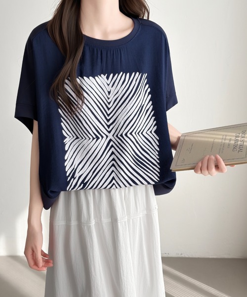 ABITOKYO(アビトーキョー)の「異素材プリントドルマンプルオーバー(Tシャツ/カットソー・レディース・ホワイト/モカ/ネイビー・FREE)」の20枚目の写真