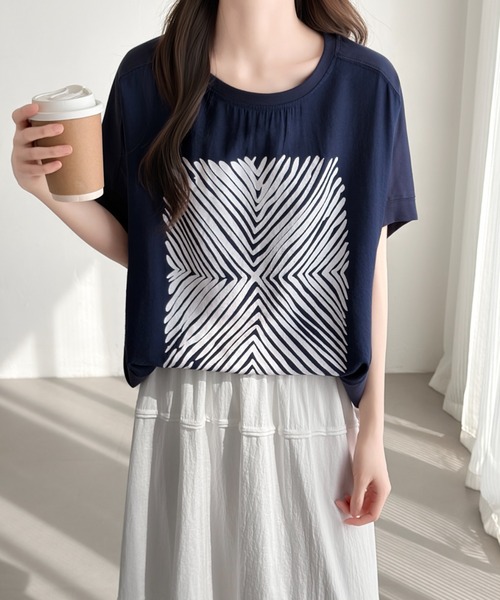 ABITOKYO(アビトーキョー)の「異素材プリントドルマンプルオーバー(Tシャツ/カットソー・レディース・ホワイト/モカ/ネイビー・FREE)」の19枚目の写真