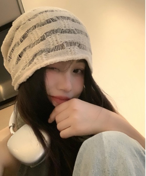 Vini(ヴィニ)の「【韓国ストリート】 シアー サマーニット ビーニー(ニットキャップ/ビーニー・レディース・アイボリー/ブラック・FREE)」の7枚目の写真