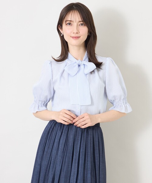 TO BE CHIC（トゥー ビー シック）の「シルキーサッカー ボウタイブラウス（シャツ/ブラウス・レディース・ピンク系その他2/ブルー系その他2/ブラック・40）」の3枚目の写真
