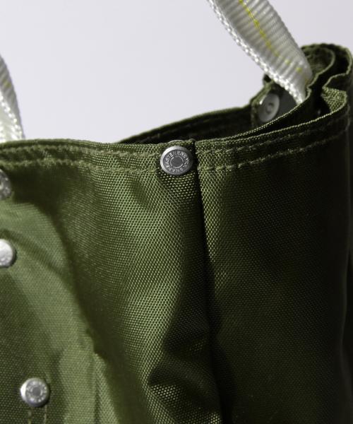BEAMS BOY（ビームスボーイ）の「BAG’n’NOUN / TOOLBAG NYLON CLASSIC（トートバッグ・レディース・ホワイト/ダークグリーン・ONE SIZE）」の14枚目の写真