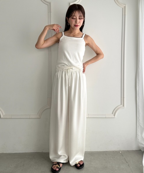 MYMOOD.(マイムード)の「ウエストゴムストレートサテンイージーパンツ(その他パンツ・レディース・グレー/ブラック/アイボリー/ホワイト・M)」の13枚目の写真