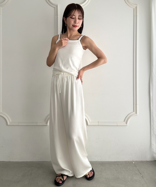 MYMOOD.(マイムード)の「ウエストゴムストレートサテンイージーパンツ(その他パンツ・レディース・グレー/ブラック/アイボリー/ホワイト・M)」の14枚目の写真