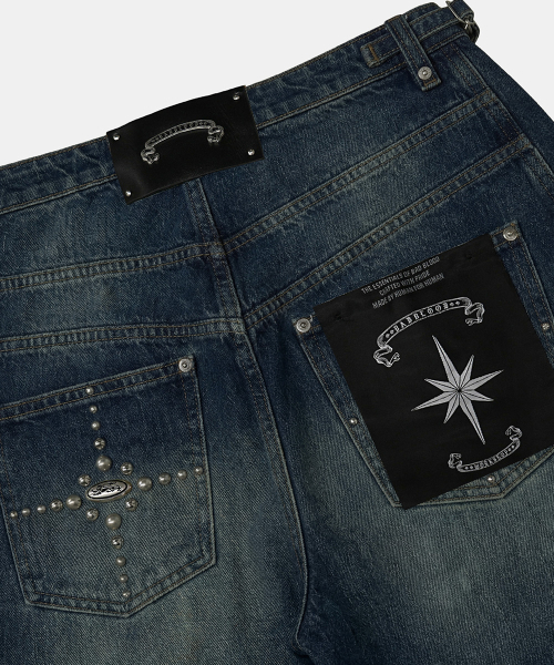 BADBLOOD(バッドブラッド)の「Star-Studded Barrel Jeans - Mid Blue(デニムパンツ・レディース・その他・SMALL/MEDIUM/X-SMALL)」の3枚目の写真