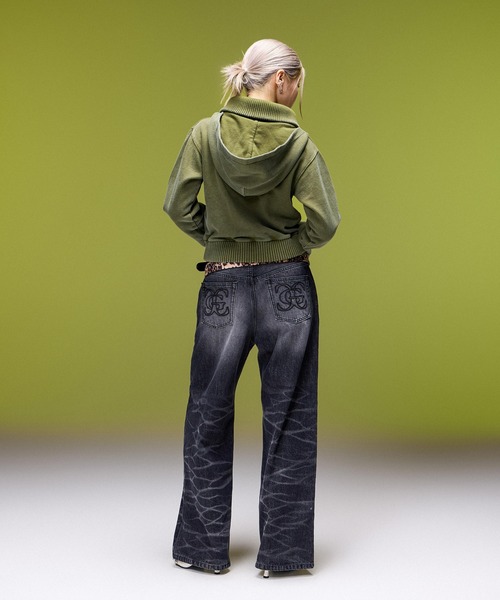 X-girl(エックスガール)の「FADED SWEAT AND RIB ZIP UP COMPACT HOODIE(パーカー・レディース・ブラック/オリーブ・S/M)」の13枚目の写真