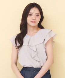 【接触冷感】マットサテンフリルフレンチブラウス《吸水速乾/防シワ/洗濯機OK》