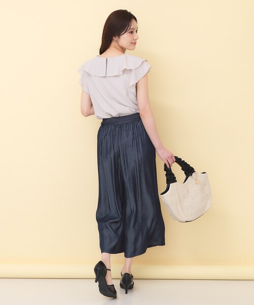 index(インデックス)の「【接触冷感】マットサテンフリルフレンチブラウス《吸水速乾/防シワ/洗濯機OK》(シャツ/ブラウス・レディース・ネイビー系5/ブラウン系その他/アイボリー/サックスブルー系7/ピンク/ベージュ系その他7・40/38/36)」の22枚目の写真