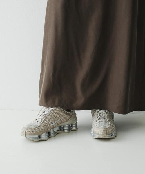 NIKE（ナイキ）の「NIKE　SHOX TL（スニーカー・レディース・ホワイト系その他・25/23.5/24.5/24）」の3枚目の写真