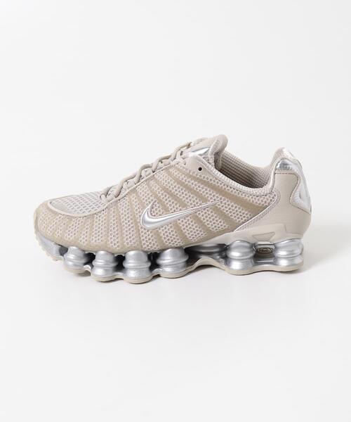 NIKE（ナイキ）の「NIKE　SHOX TL（スニーカー・レディース・ホワイト系その他・25/23.5/24.5/24）」の4枚目の写真