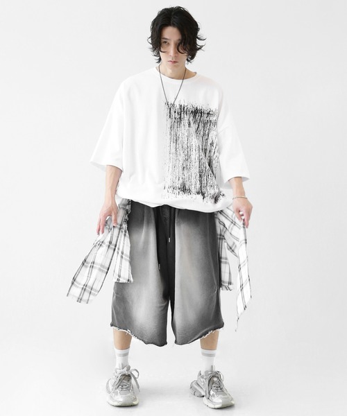 minsobi(ミンソビ)の「【ハイエンド級クオリティ】【シャツ取り外し可】 腰巻きシャツ 2WAY バミューダデニムパンツ(ユニセックス)(デニムパンツ・メンズ・ライトブラック・FREE)」の3枚目の写真