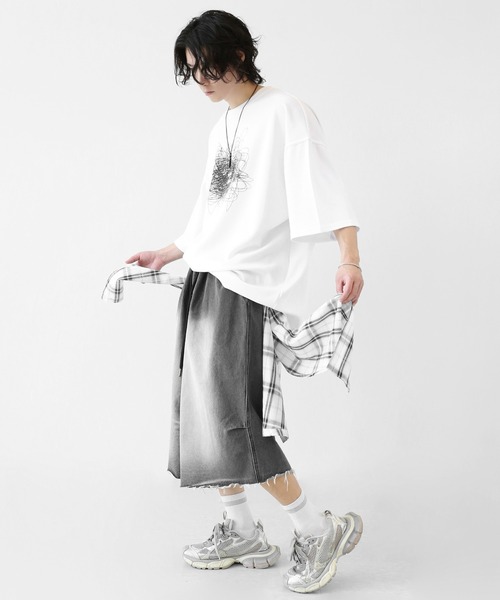 minsobi(ミンソビ)の「【ハイエンド級クオリティ】【シャツ取り外し可】 腰巻きシャツ 2WAY バミューダデニムパンツ(ユニセックス)(デニムパンツ・メンズ・ライトブラック・FREE)」の13枚目の写真