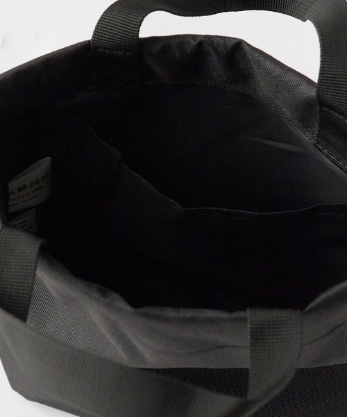 PENNEYS（ぺニーズ）の「PENNEYS/ペニーズ DRAWSTRING POUCH ロゴワッペン 巾着仕様 ショルダーバッグ 2026年 夏 夏服（ショルダーバッグ・メンズ・ブラック/ベージュ/オリーブ/ネイビー・FREE）」の17枚目の写真