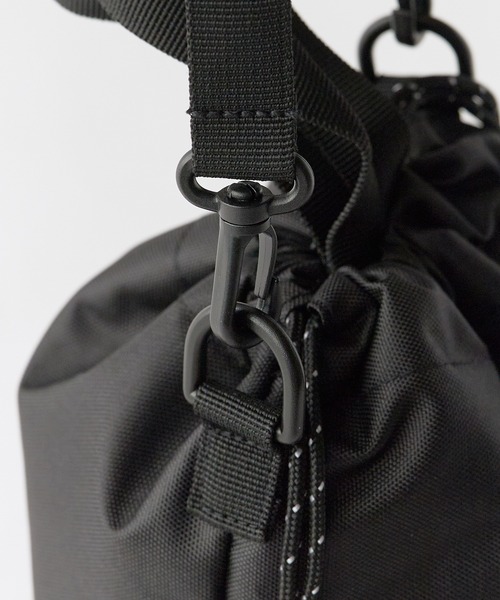 PENNEYS（ぺニーズ）の「PENNEYS/ペニーズ DRAWSTRING POUCH ロゴワッペン 巾着仕様 ショルダーバッグ 2026年 夏 夏服（ショルダーバッグ・メンズ・ブラック/ベージュ/オリーブ/ネイビー・FREE）」の10枚目の写真