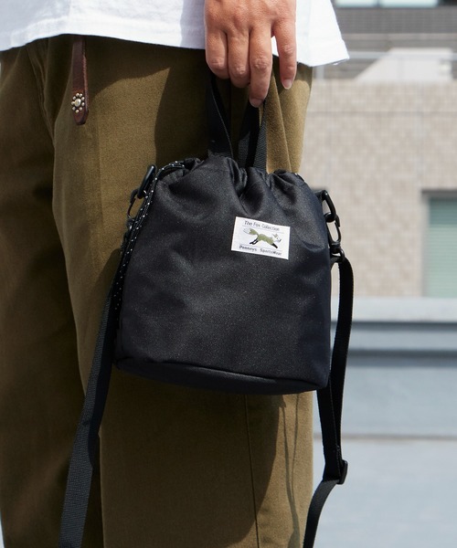 PENNEYS（ぺニーズ）の「PENNEYS/ペニーズ DRAWSTRING POUCH ロゴワッペン 巾着仕様 ショルダーバッグ 2026年 夏 夏服（ショルダーバッグ・メンズ・ブラック/ベージュ/オリーブ/ネイビー・FREE）」の21枚目の写真