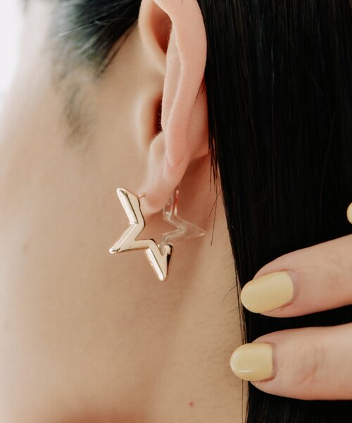 ear PAPILLONNER(イアパピヨネ)の「《WEB限定》ハーフカラーピアス(スター&リング)(ピアス(両耳用)・レディース・クリア/ブルー/シルバー/ブルー系その他/ブルー系その他2/ホワイト/ホワイト系その他/ブルー系その他3/ホワイト系その他3/ホワイト系その他2・FREE)」の18枚目の写真