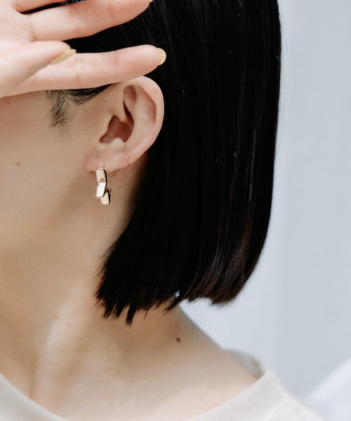 ear PAPILLONNER(イアパピヨネ)の「《WEB限定》ハーフカラーピアス(スター&リング)(ピアス(両耳用)・レディース・クリア/ブルー/シルバー/ブルー系その他/ブルー系その他2/ホワイト/ホワイト系その他/ブルー系その他3/ホワイト系その他3/ホワイト系その他2・FREE)」の20枚目の写真