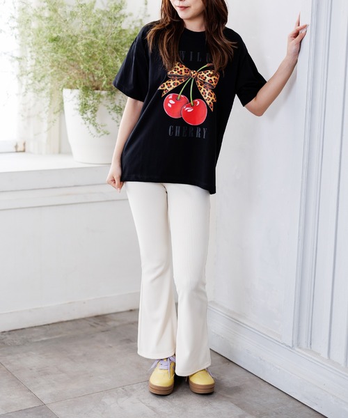 attagirl(アタガール)の「オーバーサイズチェリープリントTシャツ(Tシャツ/カットソー・レディース・ブラウン/ホワイト/ブラック・L/M)」の8枚目の写真