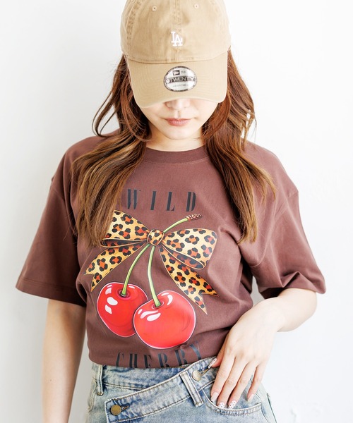 attagirl(アタガール)の「オーバーサイズチェリープリントTシャツ(Tシャツ/カットソー・レディース・ブラウン/ホワイト/ブラック・L/M)」の10枚目の写真