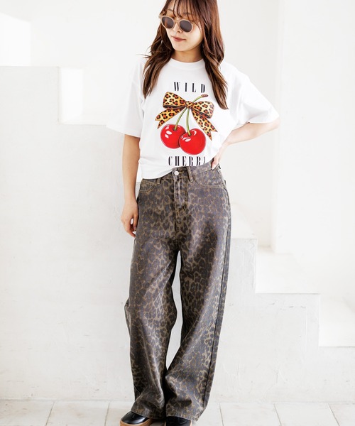 attagirl(アタガール)の「オーバーサイズチェリープリントTシャツ(Tシャツ/カットソー・レディース・ブラウン/ホワイト/ブラック・L/M)」の14枚目の写真