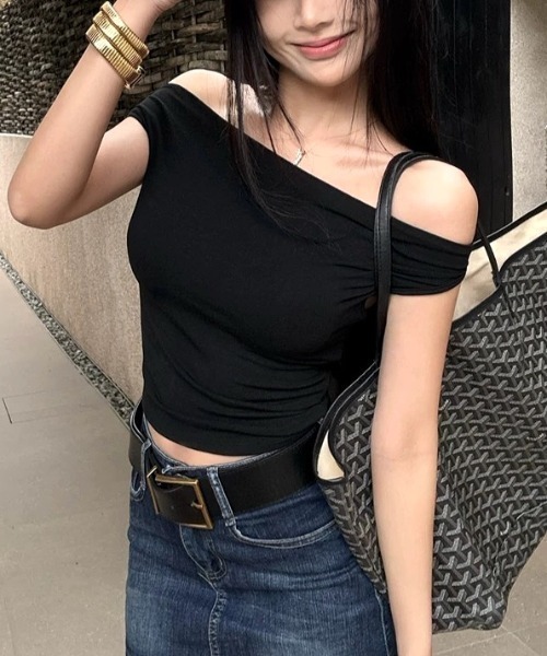 SHEENA(シーナ)の「【カップ付き】ドレープホルターネックトップス(タンクトップ・レディース・グレー/ホワイト/ブラック・M)」の12枚目の写真