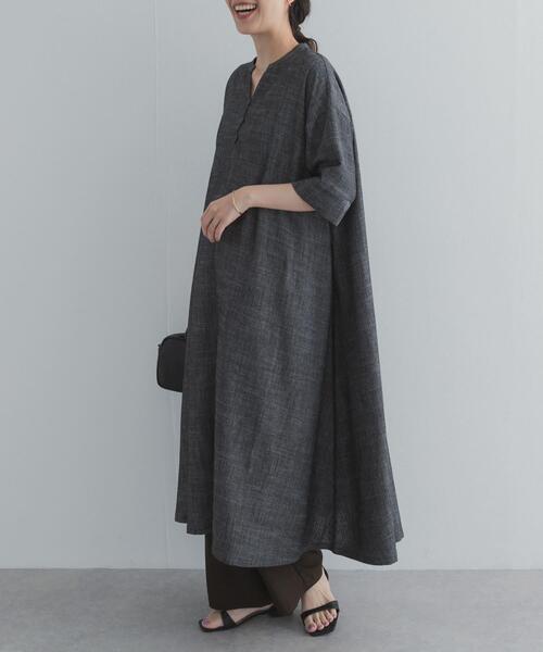 URBAN RESEARCH DOORS(アーバンリサーチドアーズ)の「リネン混5分袖ミディワンピース(ワンピース・レディース・ブラック/インディゴブルー・FREE)」の5枚目の写真