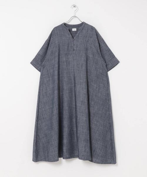 URBAN RESEARCH DOORS(アーバンリサーチドアーズ)の「リネン混5分袖ミディワンピース(ワンピース・レディース・ブラック/インディゴブルー・FREE)」の22枚目の写真