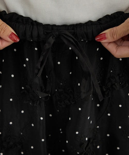 crinkle crinkle crinkle(クリンクルクリンクルクリンクル)の「【WEB先行販売】【crinkle crinkle crinkle】別注ドットレーヨンシャンタン 3D刺繍パンツ(その他パンツ・レディース・ブラック系その他・FREE)」の10枚目の写真