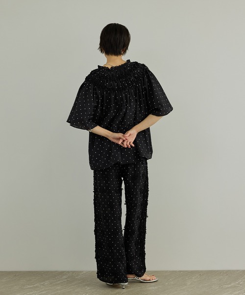 crinkle crinkle crinkle(クリンクルクリンクルクリンクル)の「【WEB先行販売】【crinkle crinkle crinkle】別注ドットレーヨンシャンタン 3D刺繍パンツ(その他パンツ・レディース・ブラック系その他・FREE)」の19枚目の写真