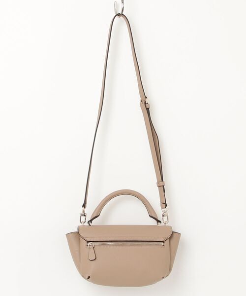 Guess(ゲス)の「GILDA Top Handle Flap ショルダーバッグ(ショルダーバッグ・レディース・ライトピンク/ベージュ/ライトイエロー/ブラック・ONE SIZE)」の14枚目の写真