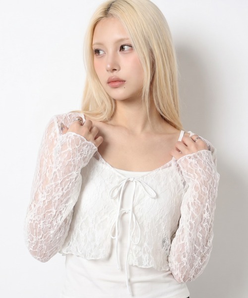 .KOM(ドットコム)の「A'GEM/9 × .kom 『.KOM/ドットケーオーエム』Allover Lace Ribbon Long Sleeve Top/総レースリボン長袖トップス(カーディガン/ボレロ・レディース・ブラック/アイボリー・FREE)」の2枚目の写真